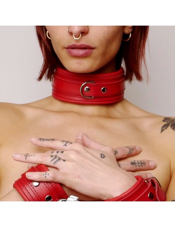 Collier en cuir molletonné rouge et attaches argentées 2