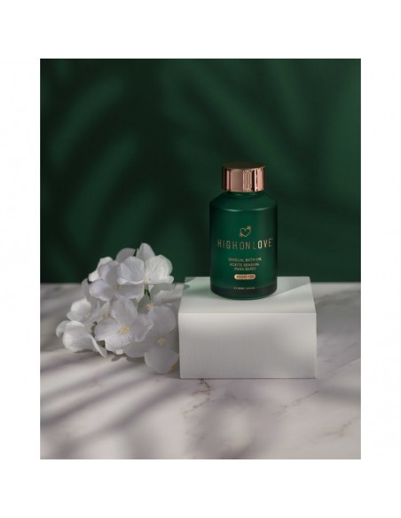 Huile de bain sensuelle avec 300 mg de CBD - 100 ml