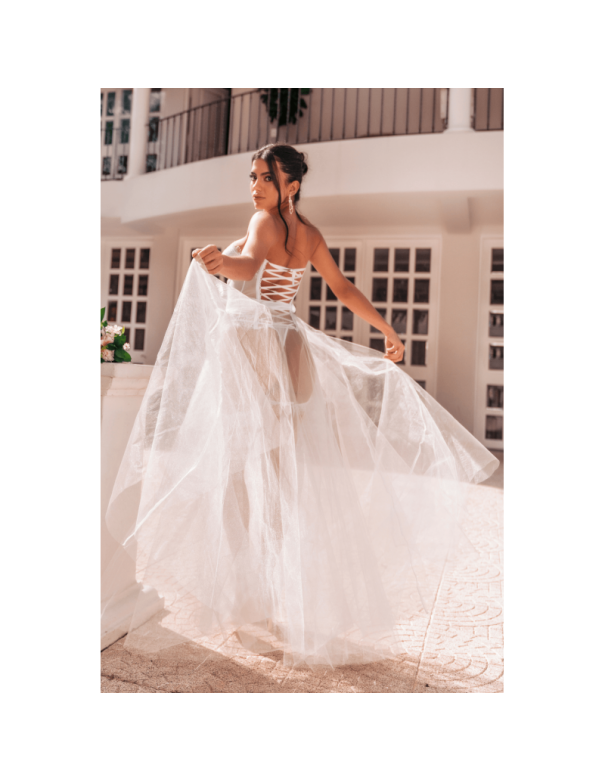 Ensemble 4 pièces blanc, bustier, string et 2 jarretières 